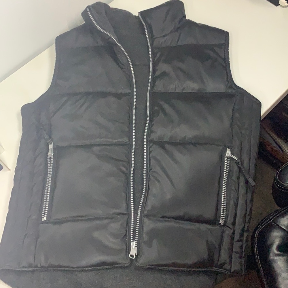 Black ski vest